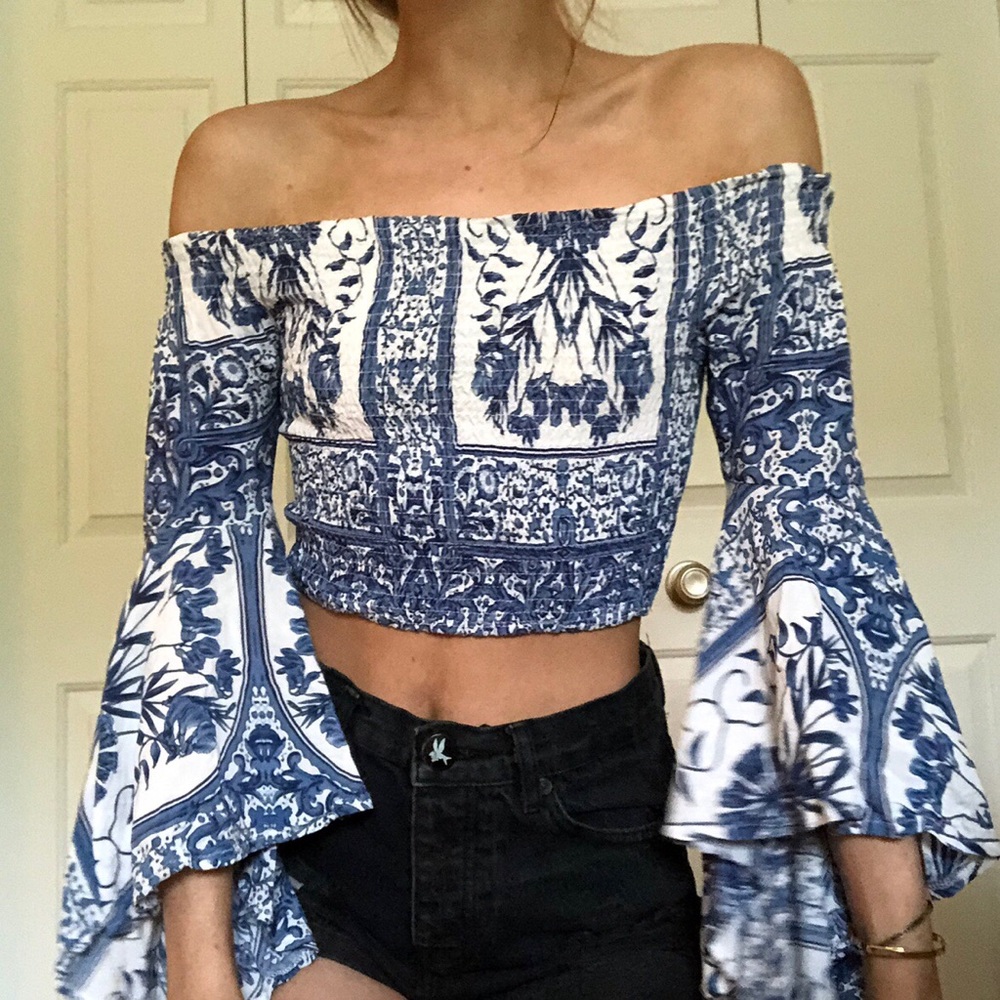 LF the shoulder top